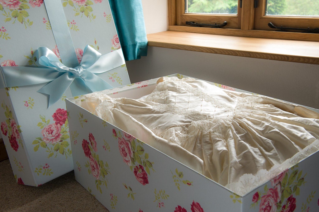 Wedding Dress Storage Box to preserve a dress after wedding