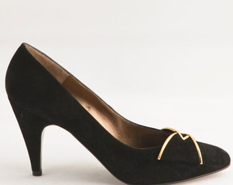 Vintage Bruno Magli size 6 1/2 AA black pumps, never worn.