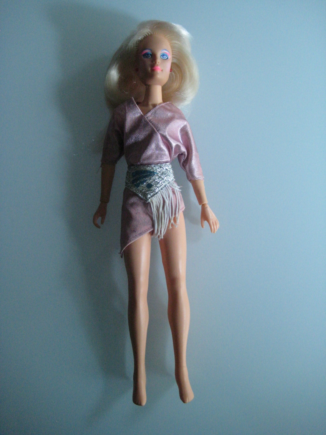 Hasbro Jem et les hologrammes Jem / Jerrica poupée avec robe