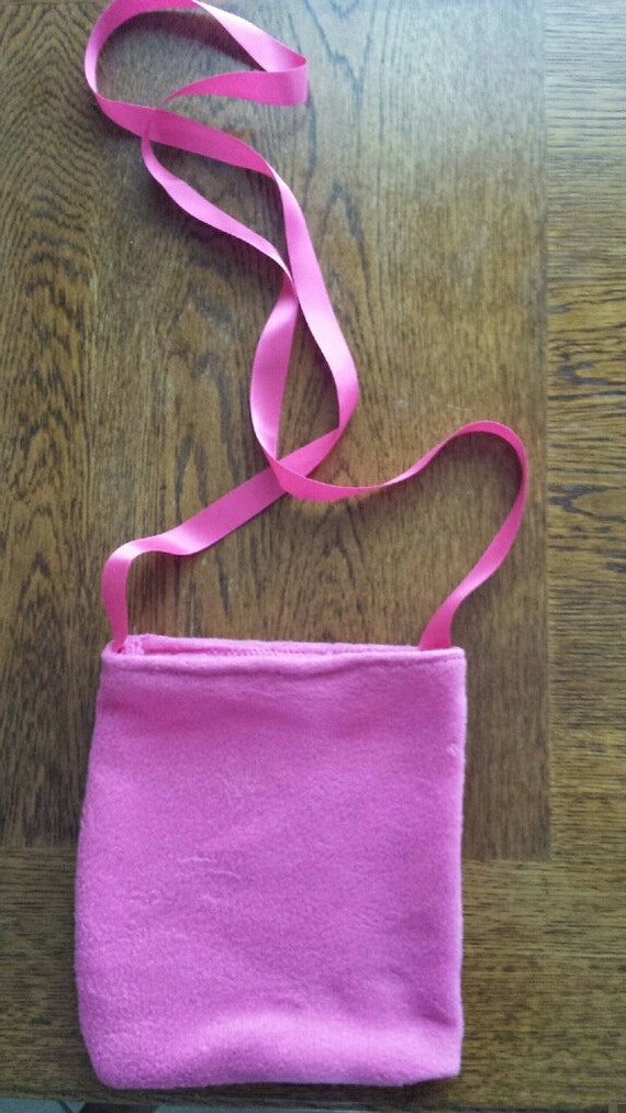 Post mastectomy drain pouches. A comfortable way to secure the