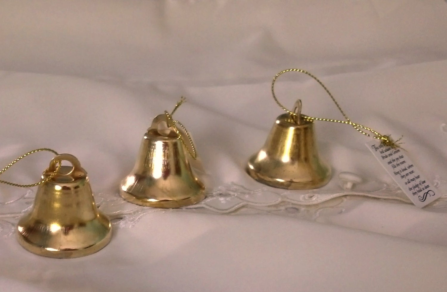 Gold Wedding Bell favors set of 24 winter reception accessories Kissing ...