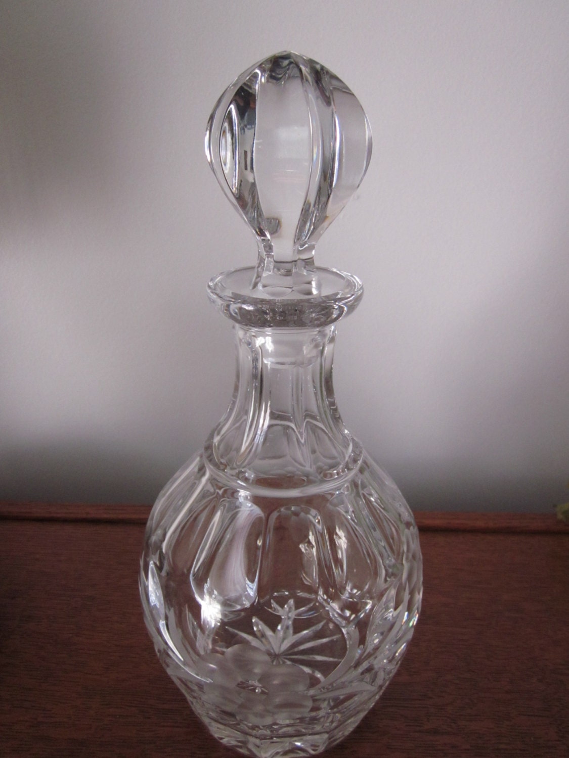 Elegant Etched Crystal Glass Brandy, Sherry, or Bourbon Decanter with