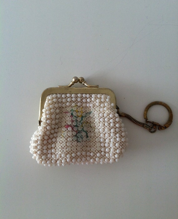 Vintage coin purse / Tiny White Beaded Vintage Coin Purse