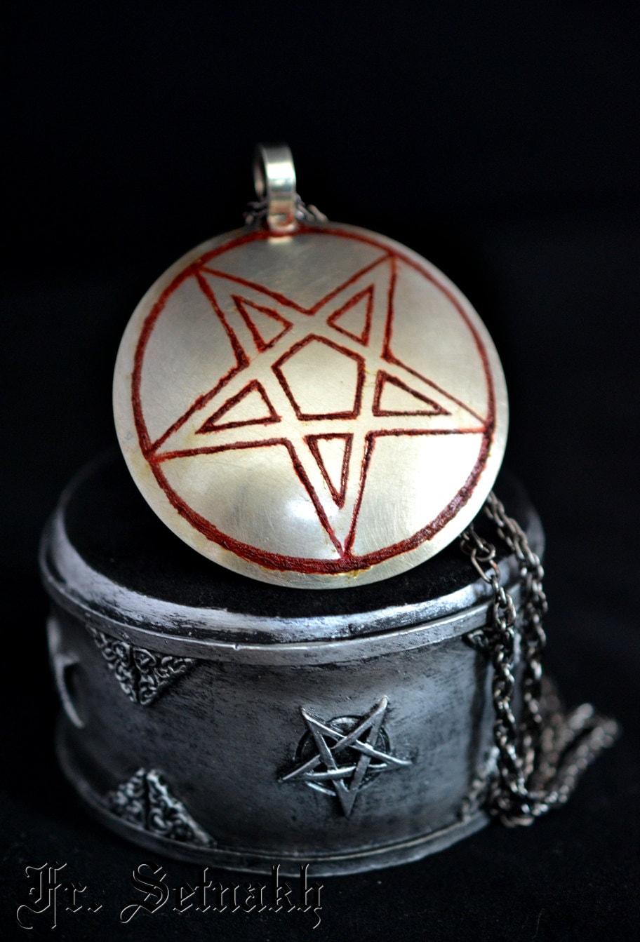 INVERTED PENTAGRAM PENTACLE medallion satanic satan magick