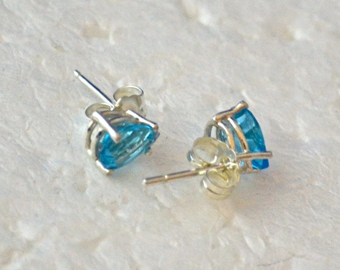 Swiss Blue Topaz Studs, 7x5mm Pear, Natural, Set in Sterling Silver E601