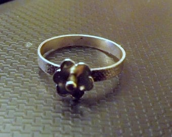Sterling silver flower stocking ring -Size 7