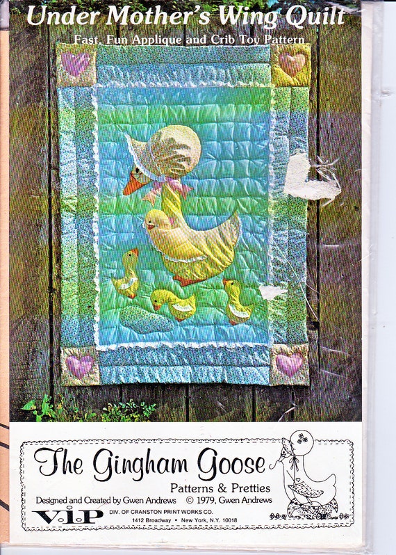 the-gingham-goose-under-mothers-wing-quilt-pattern-babys-crib