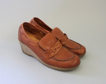 1970s Leather Shoes / Vintage 70s Leather Loafer Wedges / 70s Shoes