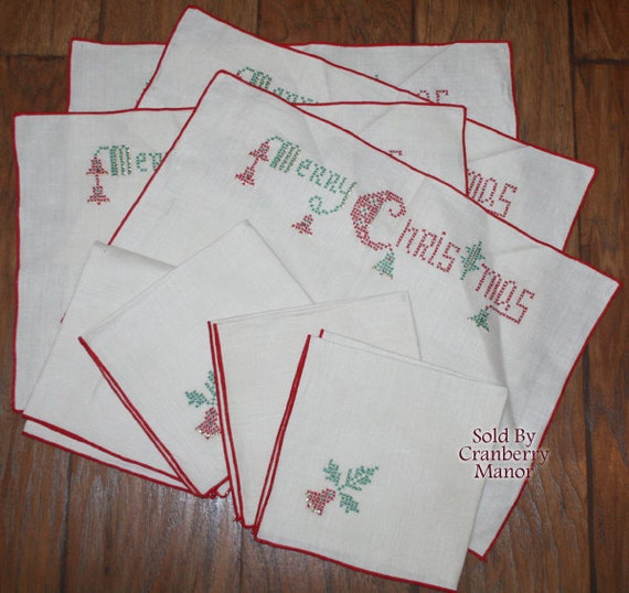 Christmas Linens Embroidered 4 Napkins & 4 by CranberryManor