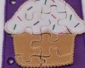 Christmas in July Sale Cupcake felt puzzle with template carry case Felt Puzzle game Perfect for party favors, school treats busy bags or q Il_170x135