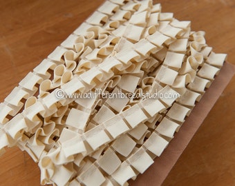 Ivory Pleated Ribbon- 3 yards Mod Juvenile Vintage Craft Ribbon Off White