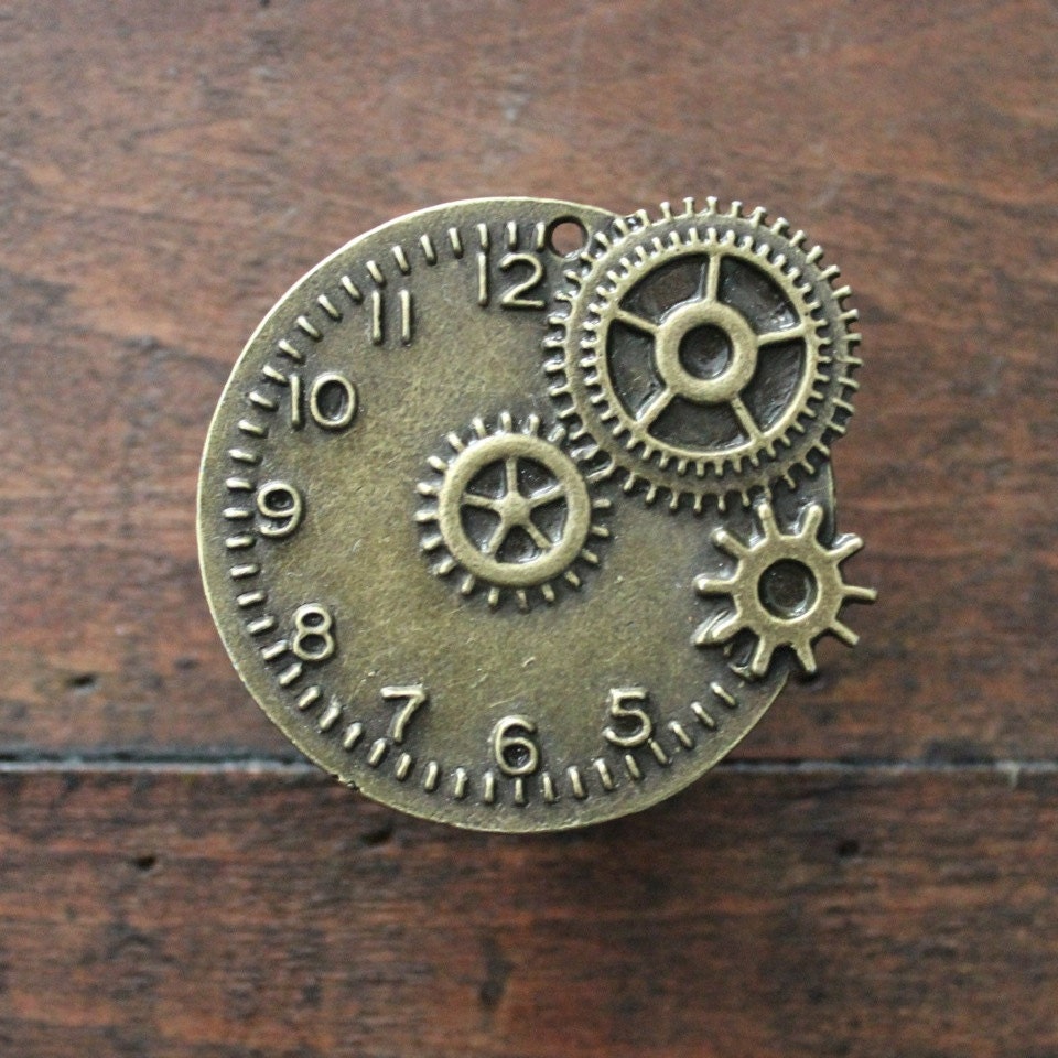Steampunk Clock Drawer Knobs / Cabinet Knobs with Gears by DaRosa
