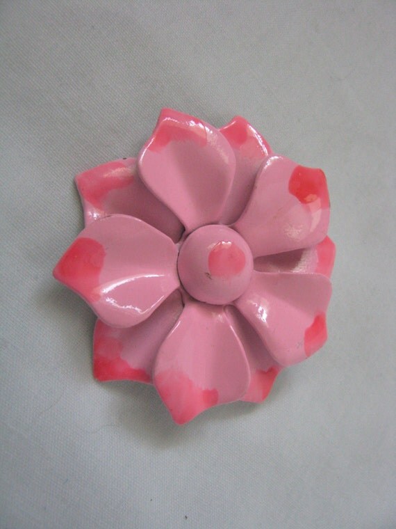 Vintage pink enamel flower pin brooch light and dark pink