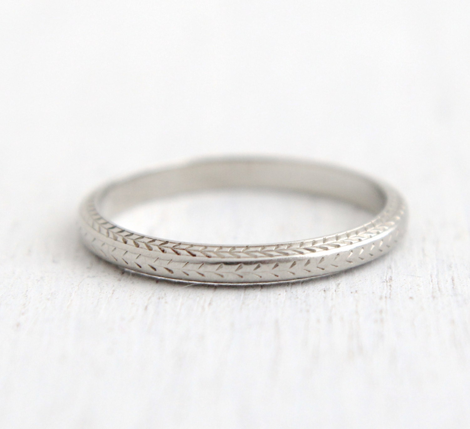 Antique 18k White Gold Wedding Band Ring Belais by MaejeanVintage