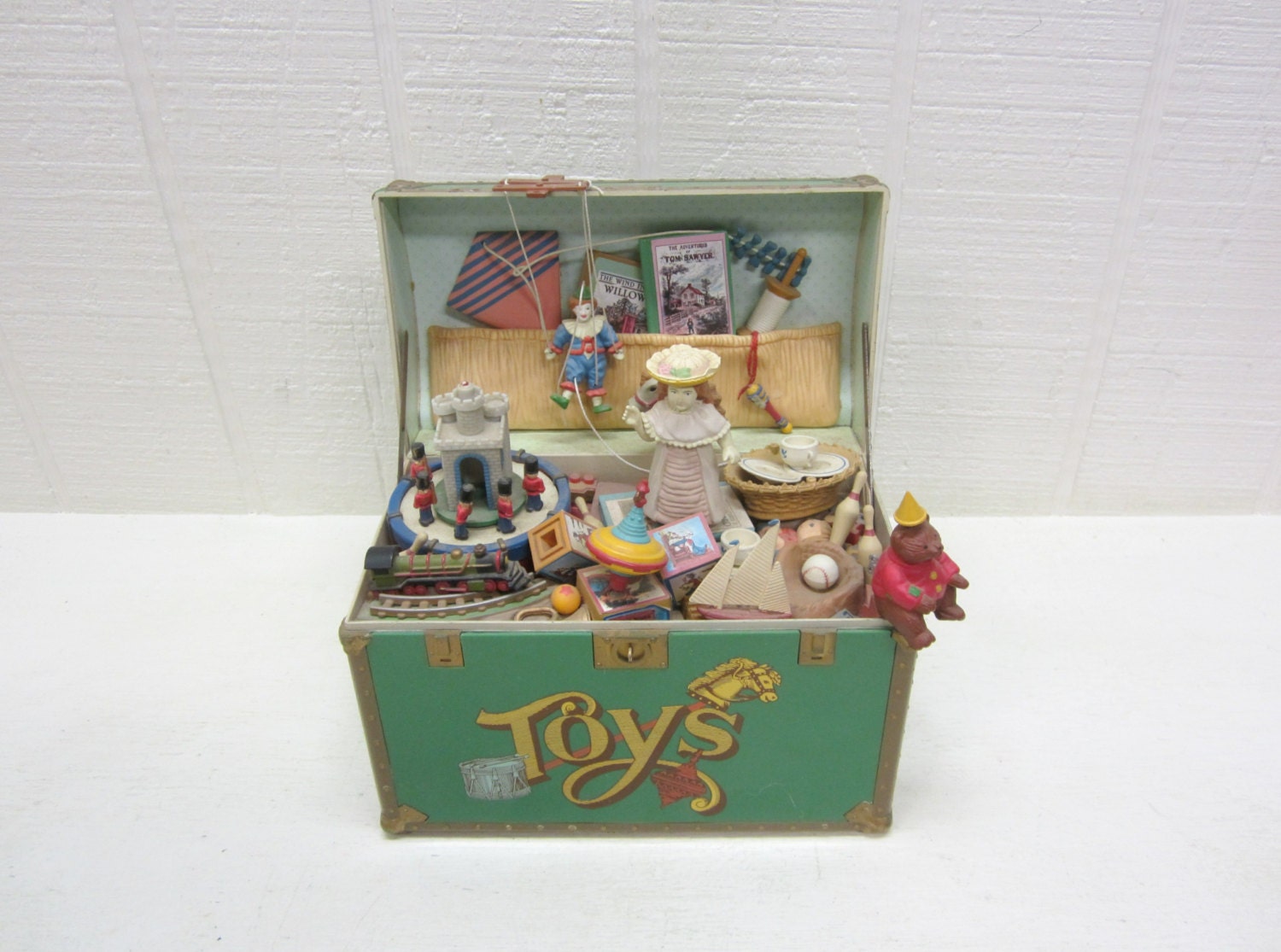 enesco treasure chest of toys music box