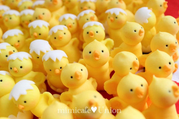 Items similar to Fondant Baby Chicks Cupcake Toppers ( 8 Chicks, 1 ...
