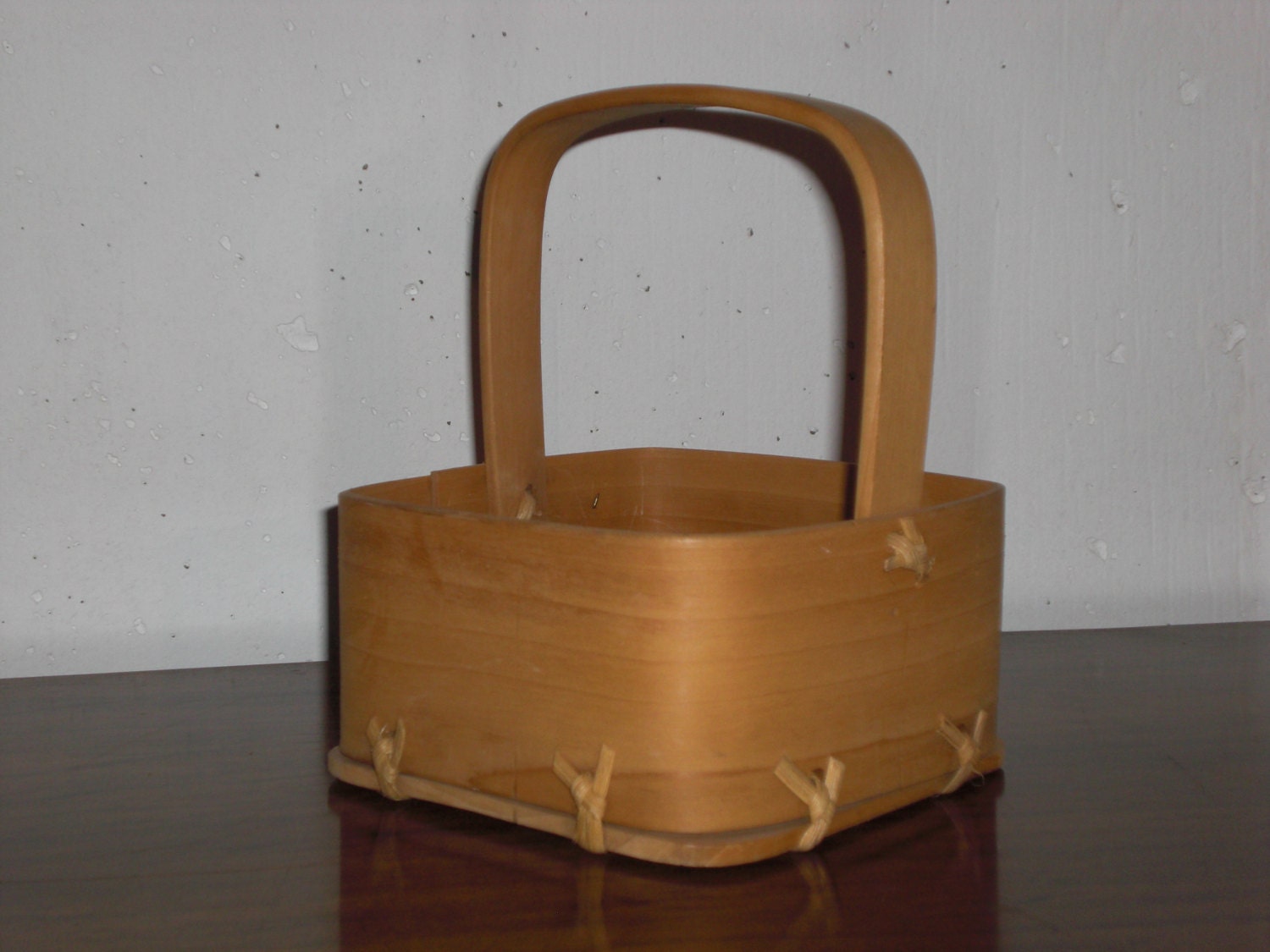 Shaker Wooden Basket/Box Haute Juice