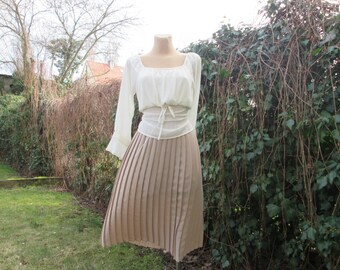 Beige Pleated Skirt Vintage / Elastic Waist / Size EUR 40 / UK12