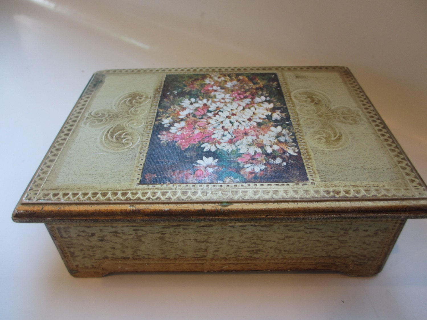 Vintage Toyo Music Box Haute Juice