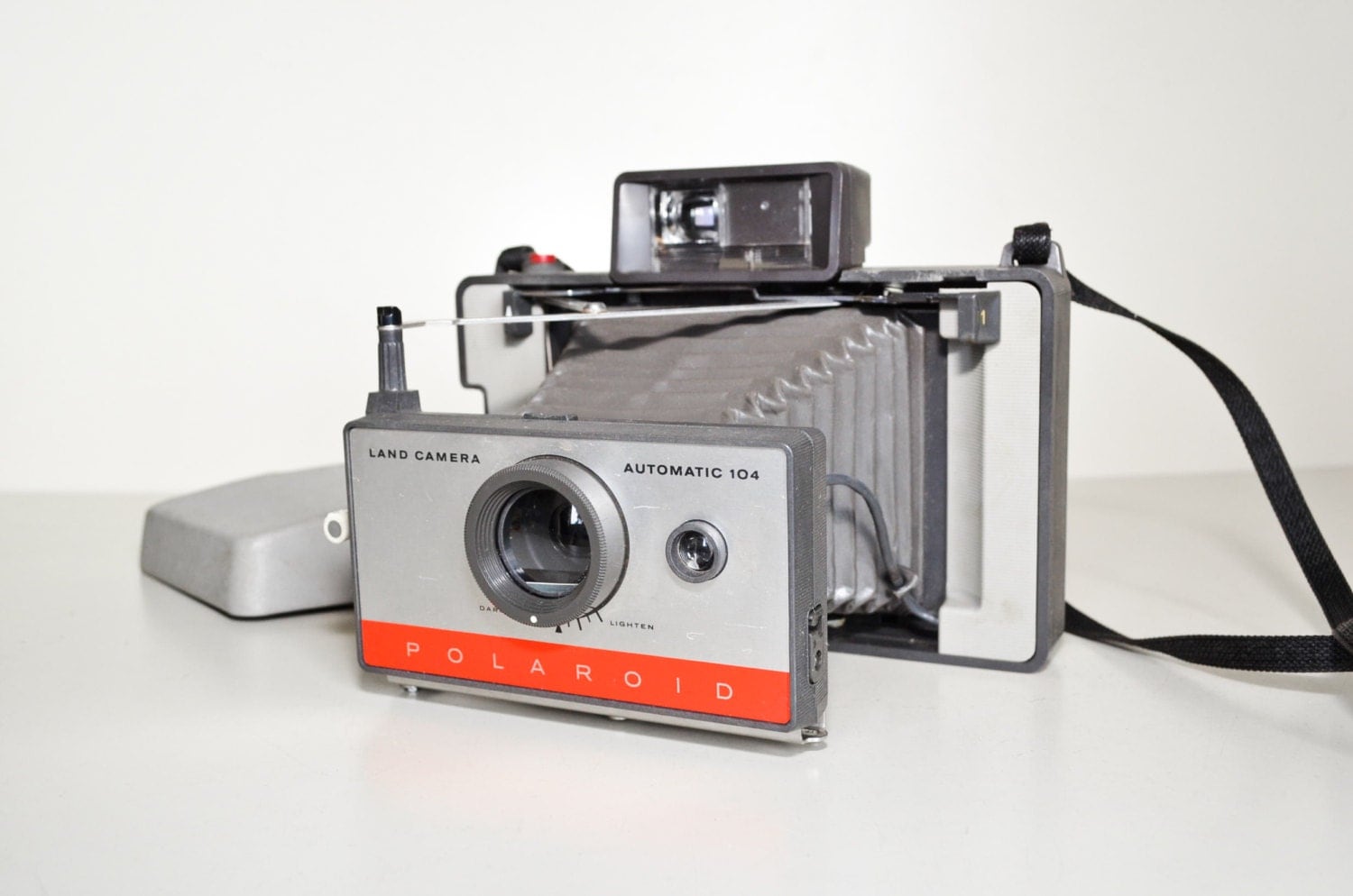 Polaroid 104 Automatic Land Camera