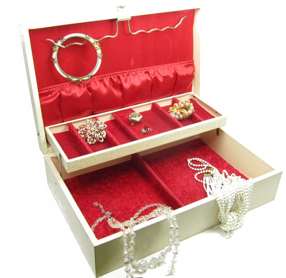 Jewelry Box Vintage Leatherette Hard Case White with Red