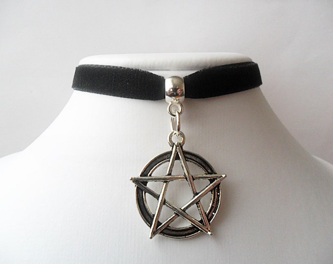 Velvet choker necklace Black with large pentagram charm and a width of 3/8” (pick your neck size)