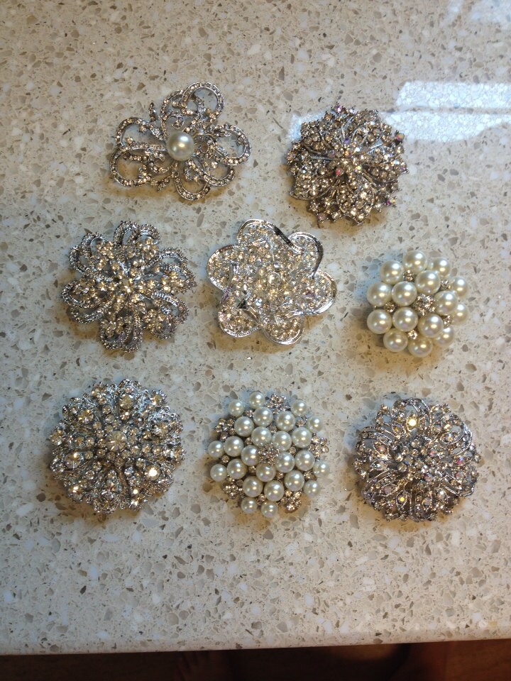 Wholesale brooch pins. Brooch pin lot. DIY brooch bouquet. Lot of 8