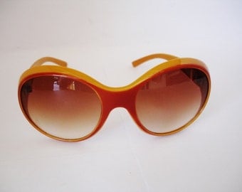 Unique Vintage Women's Sunglasses - See our huge collection of vintage eyewear
