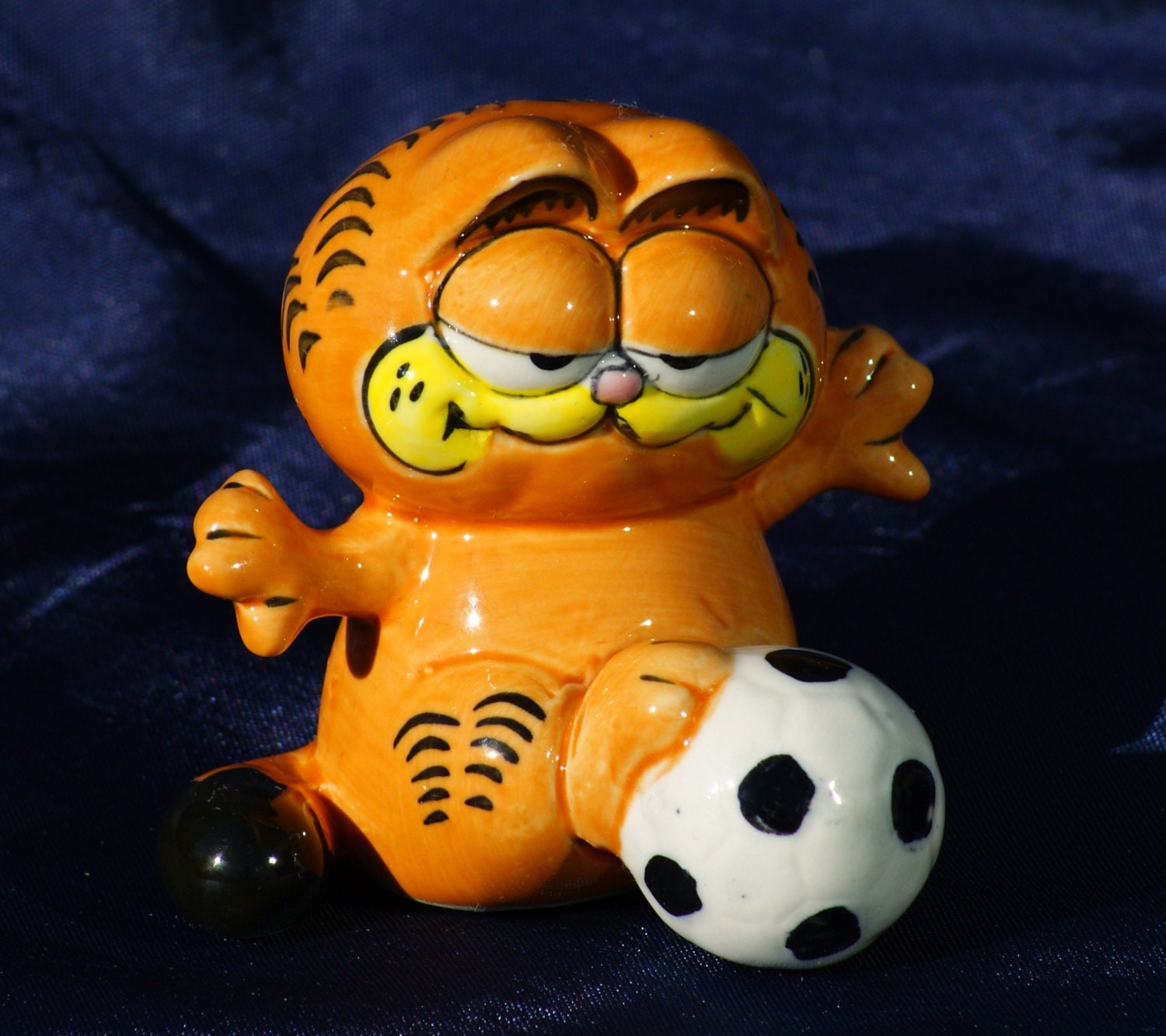 garfield zodiac figurines