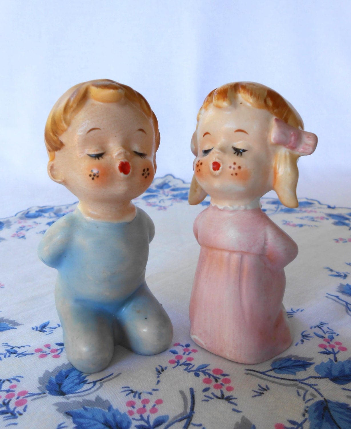 Vintage Kissing Boy and Girl Salt & Pepper Shakers Japan Haute Juice