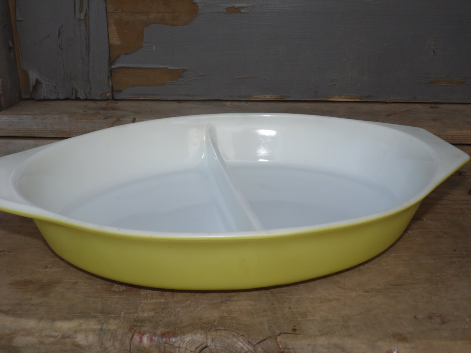 Pyrex Bowl/Yellow Pyrex Bowl/1 1/2 Quart Bowl/Vintage Pyrex/Yellow Pyrex/Bowl with Handles/Dish