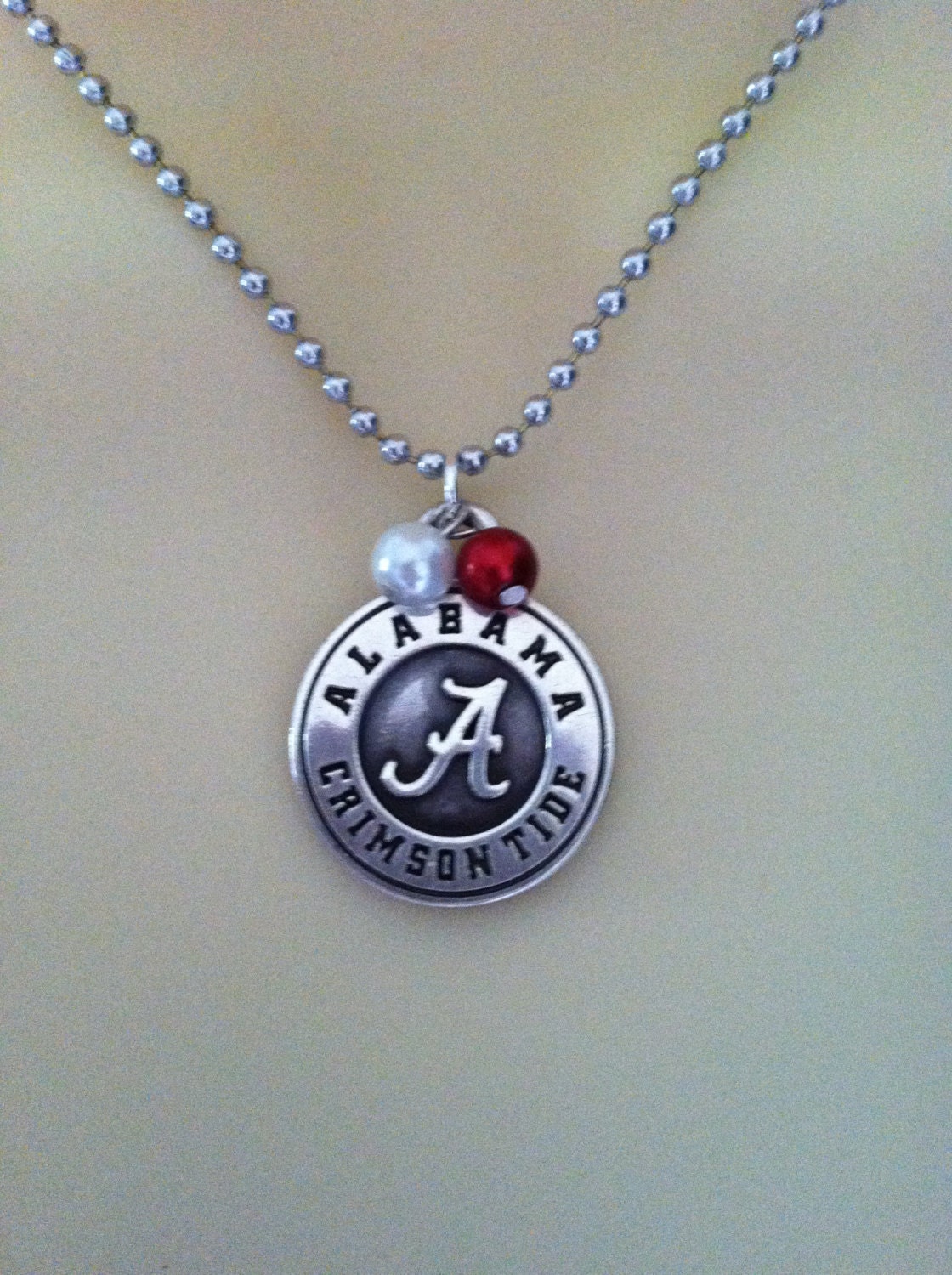 Alabama Crimson Tide Necklace with a red and white bead