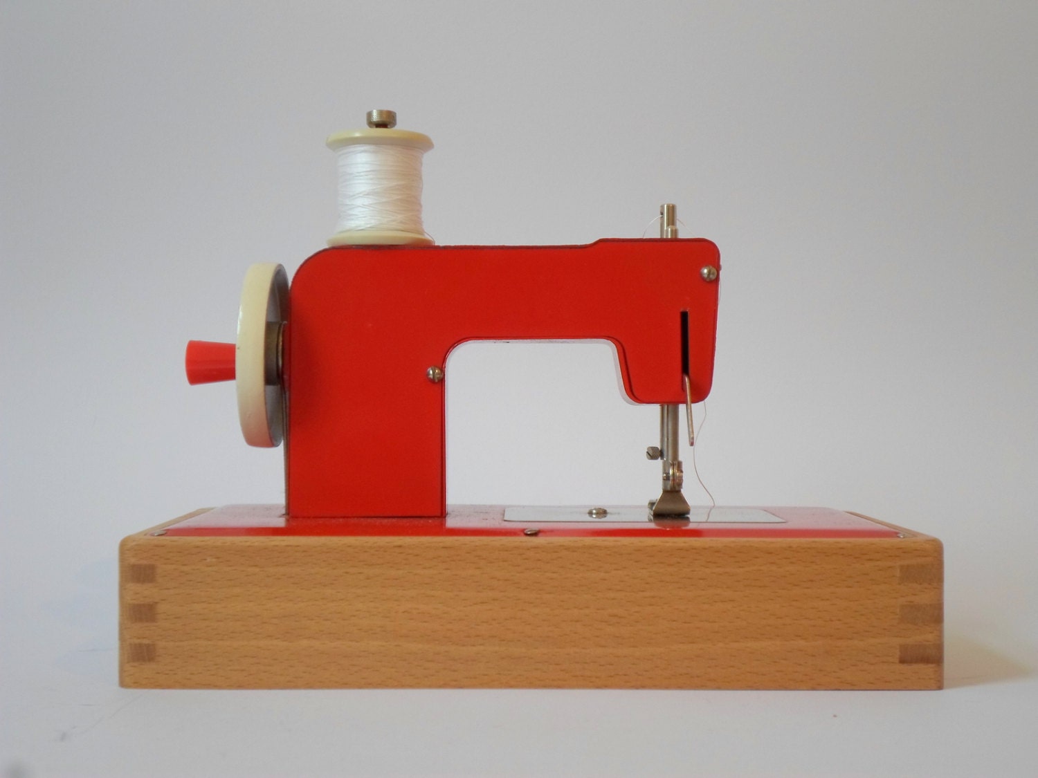 vintage children sewing machine REGINA mechanical
