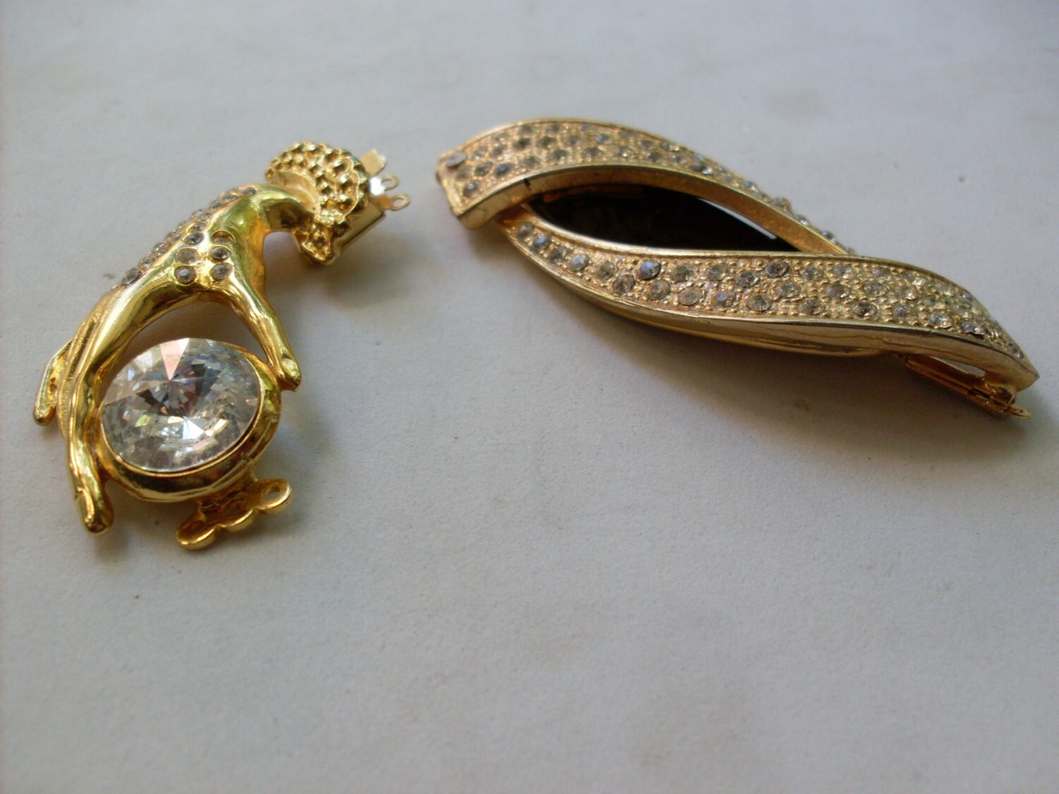 CLASP BOX, Clasp Jewelry Vintage, even Closures for Clothing,1970