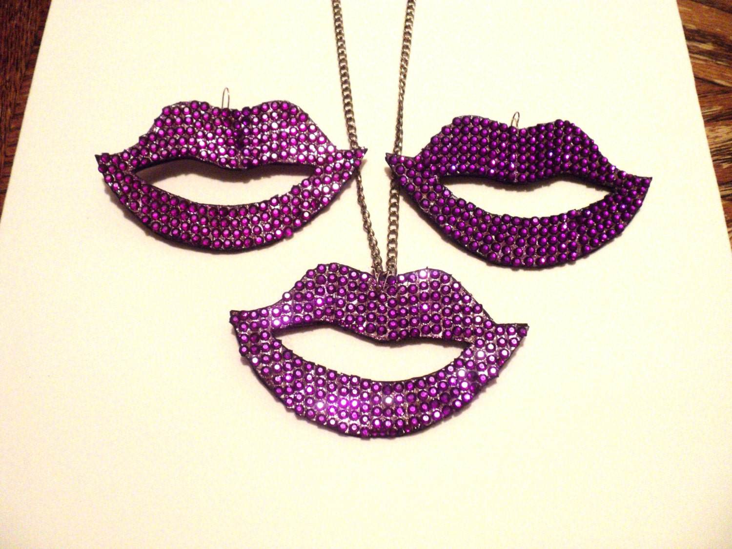Purple lip shaped earrings and purple lip shaped necklace set