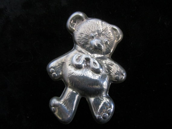 Charming Mexican sterling silver figural bear by CHELSEESTREASURES