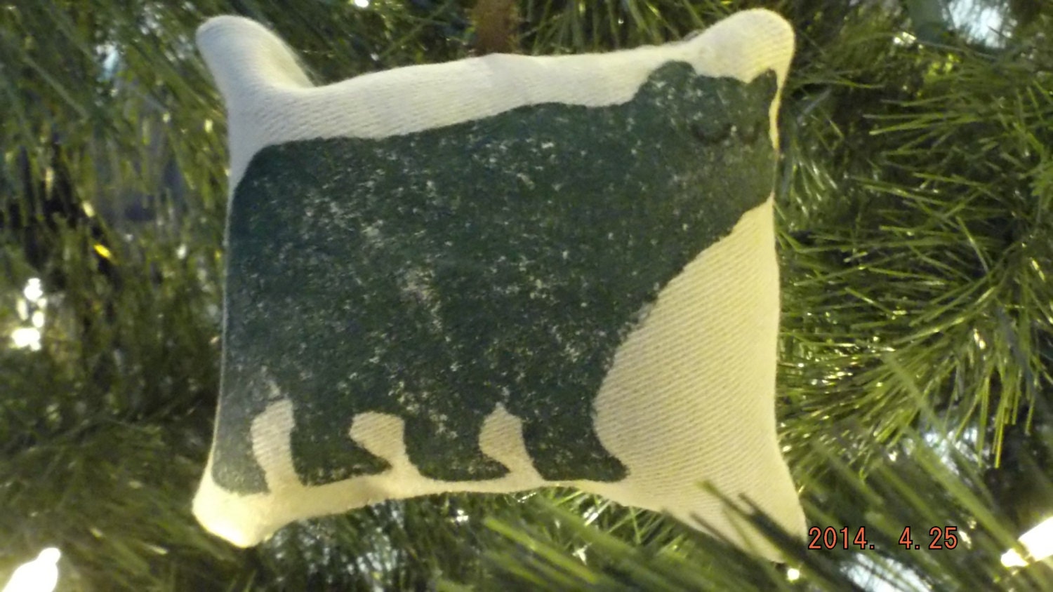 Primitive Green Bear Stenciled Pillow Christmas Ornament FREE SHIPPING!