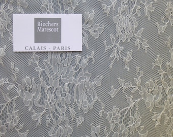 Delicate French lace by Riechers Marescot