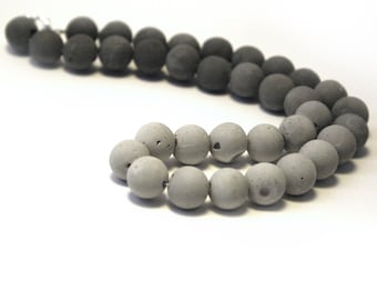 Concrete Ombre Pearl Necklace