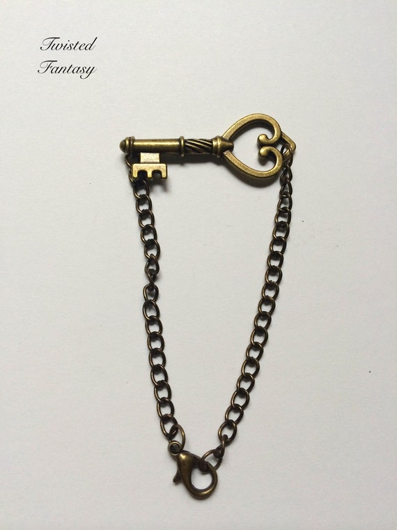 Items similar to Gold Key Bracelet on Etsy
