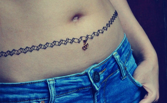Ähnliche Artikel wie 90er Jahre schwarz tattoo Choker, NabelKette