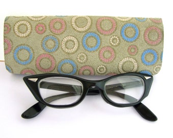 1950s Cats Eye Glasses // 50s Vintage Frames // Black t-with case // Bausch and Lomb USA