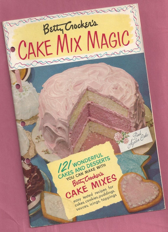 Betty Crocker Vintage 1951 Pink Cake Mix Magic Recipe Cookbook 