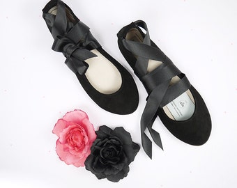 black ballet flats with ribbon