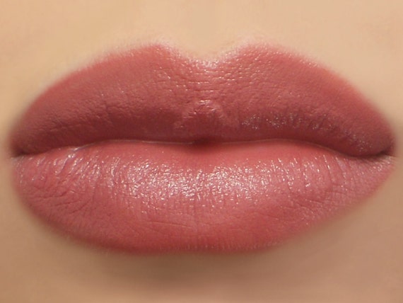 Mauve pink lipstick