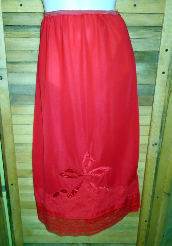 Vintage 1960s Red Nylon Lace Half Slip M by isthispinkvintage