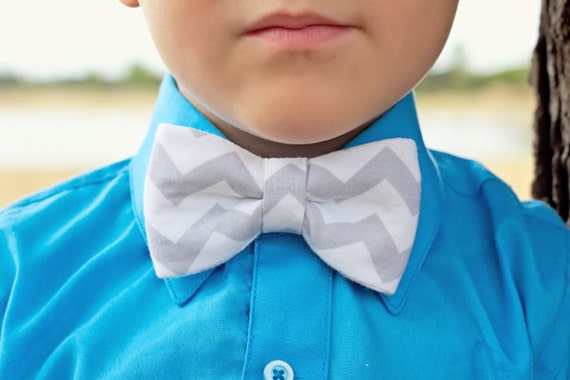 Items similar to Boy Bow Tie with Elastic - White and Gray Chevron ...