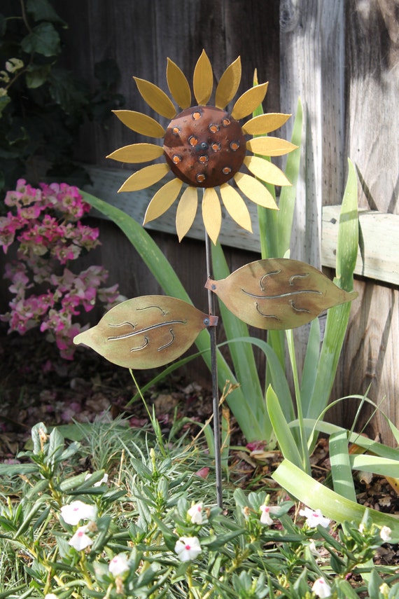 Items similar to Decorative Handmade Metal Sunflower Garden Art Stake