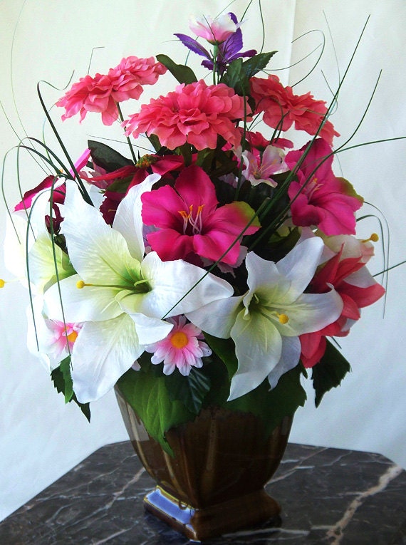 Small flower arrangement Vase floral arrangements silk