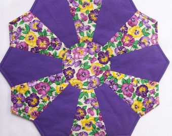 10.5" Pansy Print Dresden Plate Table Topper (D13-10.5)